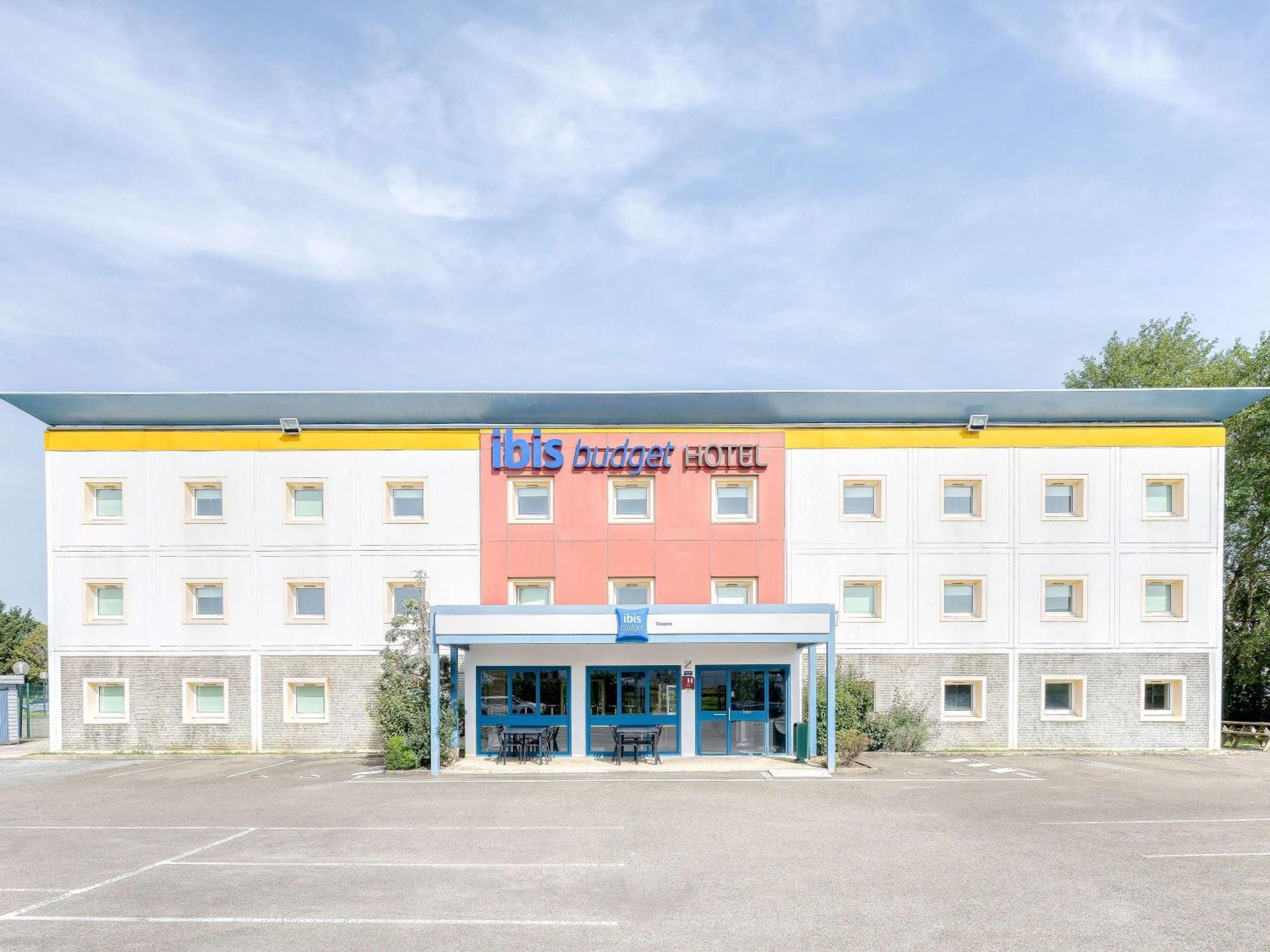 Ibis Budget Versailles - Trappes Exteriér fotografie